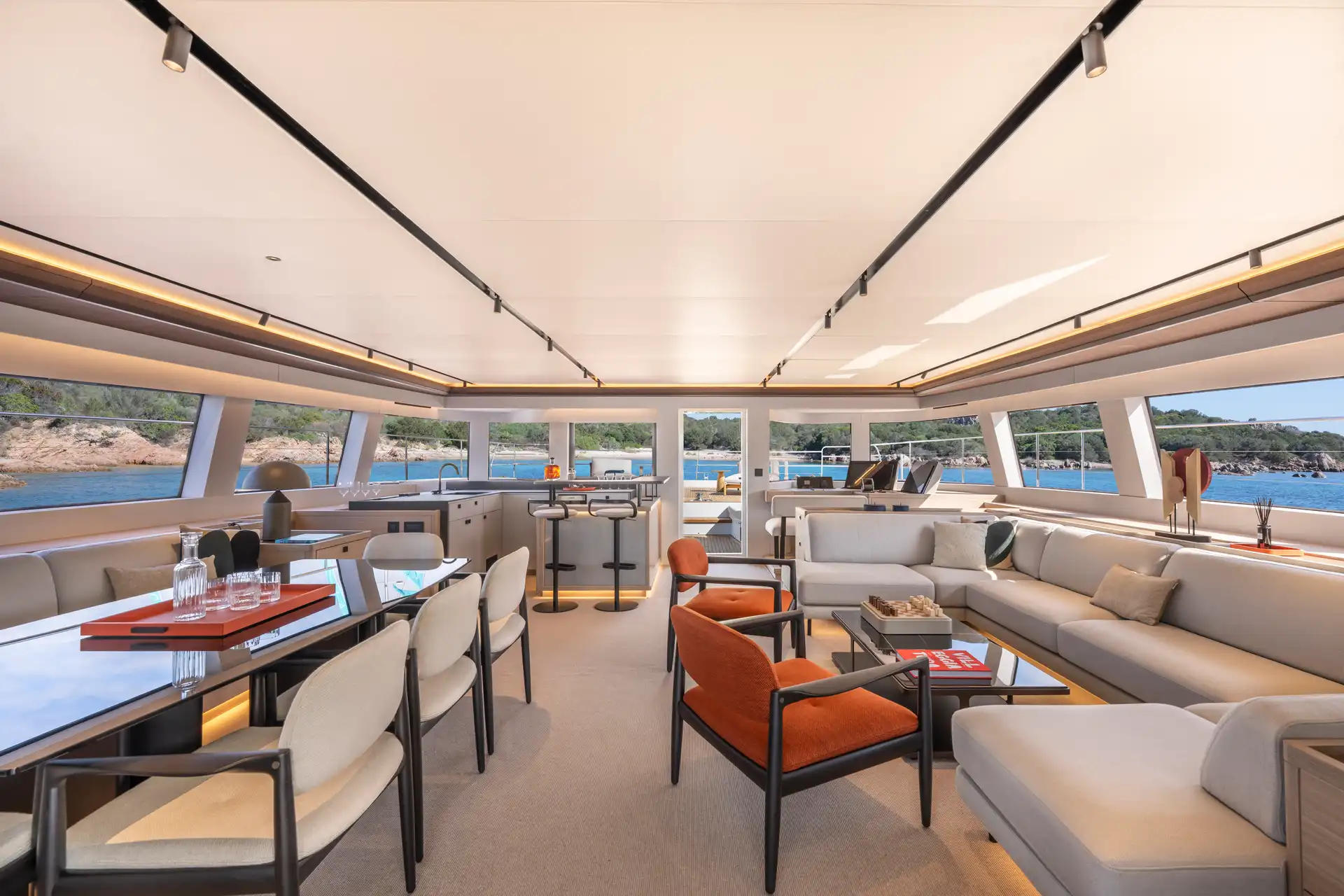 Lagoonn Eighty3 Interior 11