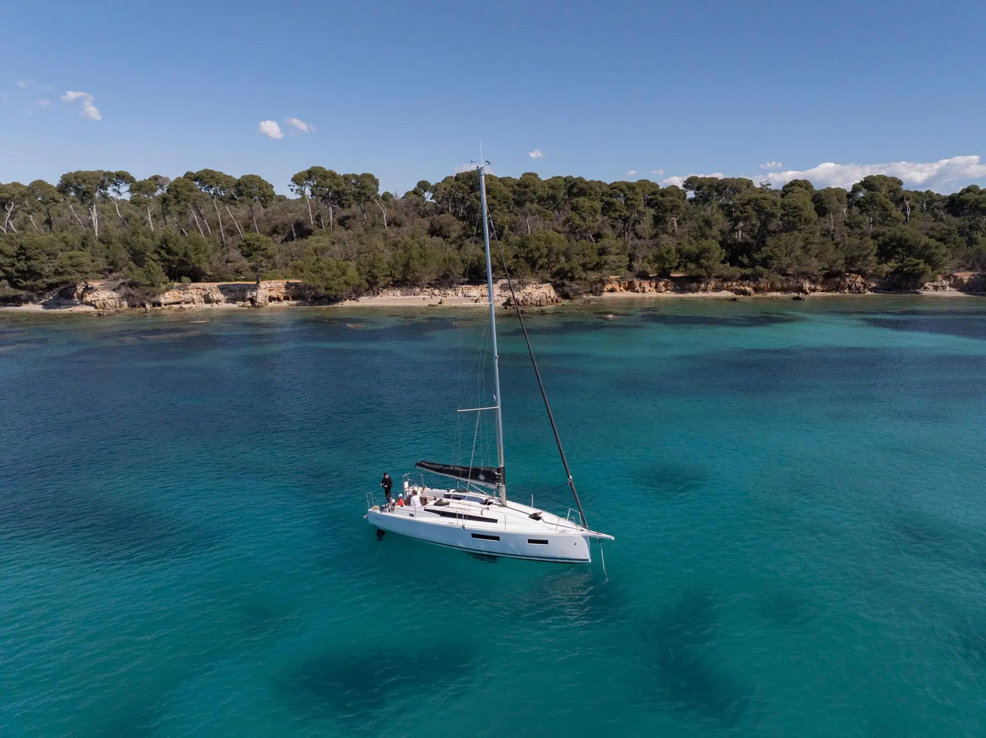 Sun Odyssey 350 Content Photo