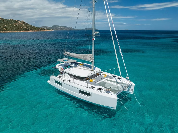 Meet the Successor to a Legend: The All-New Lagoon 38