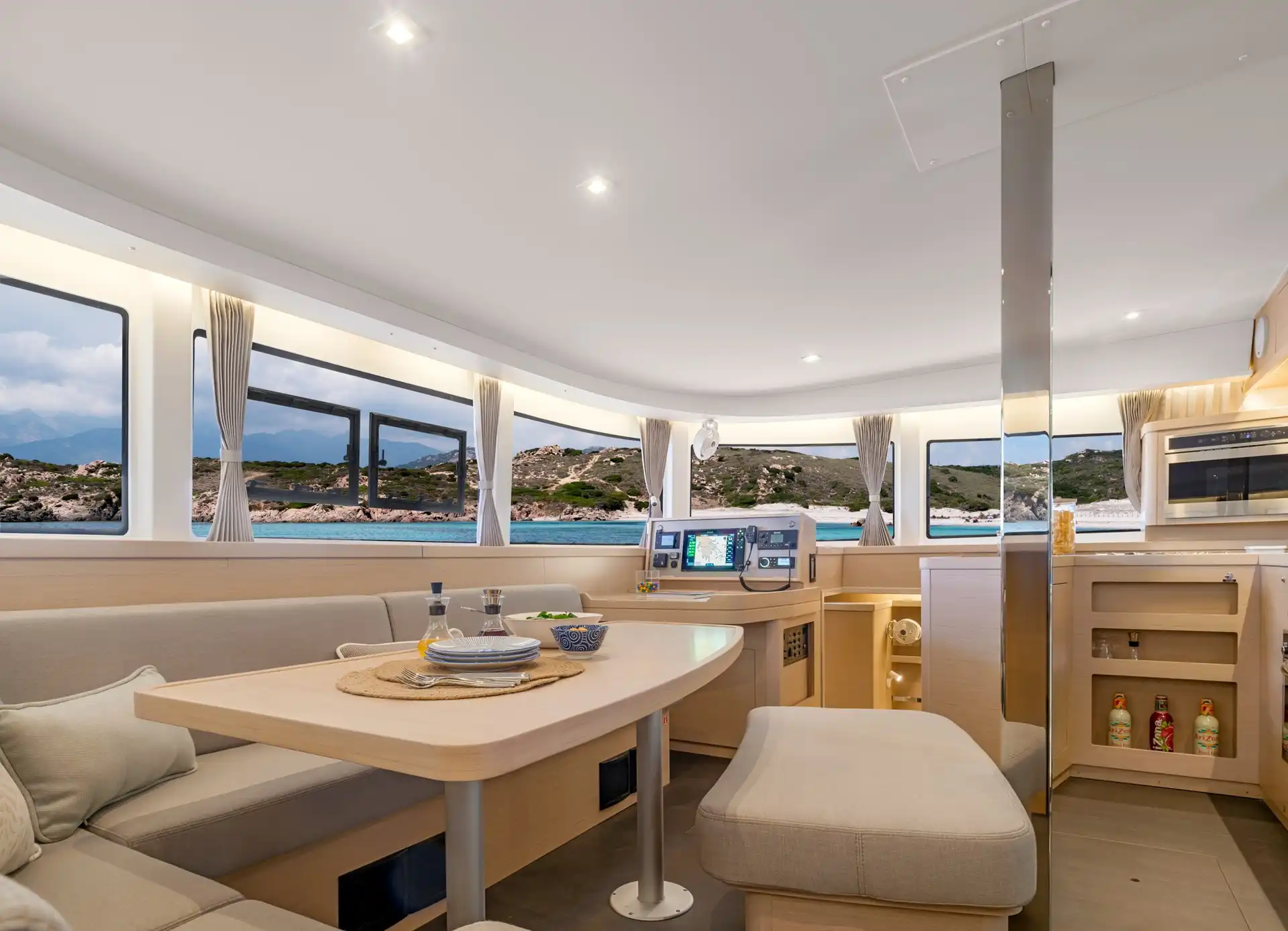 Lagoon 42millenium Int3