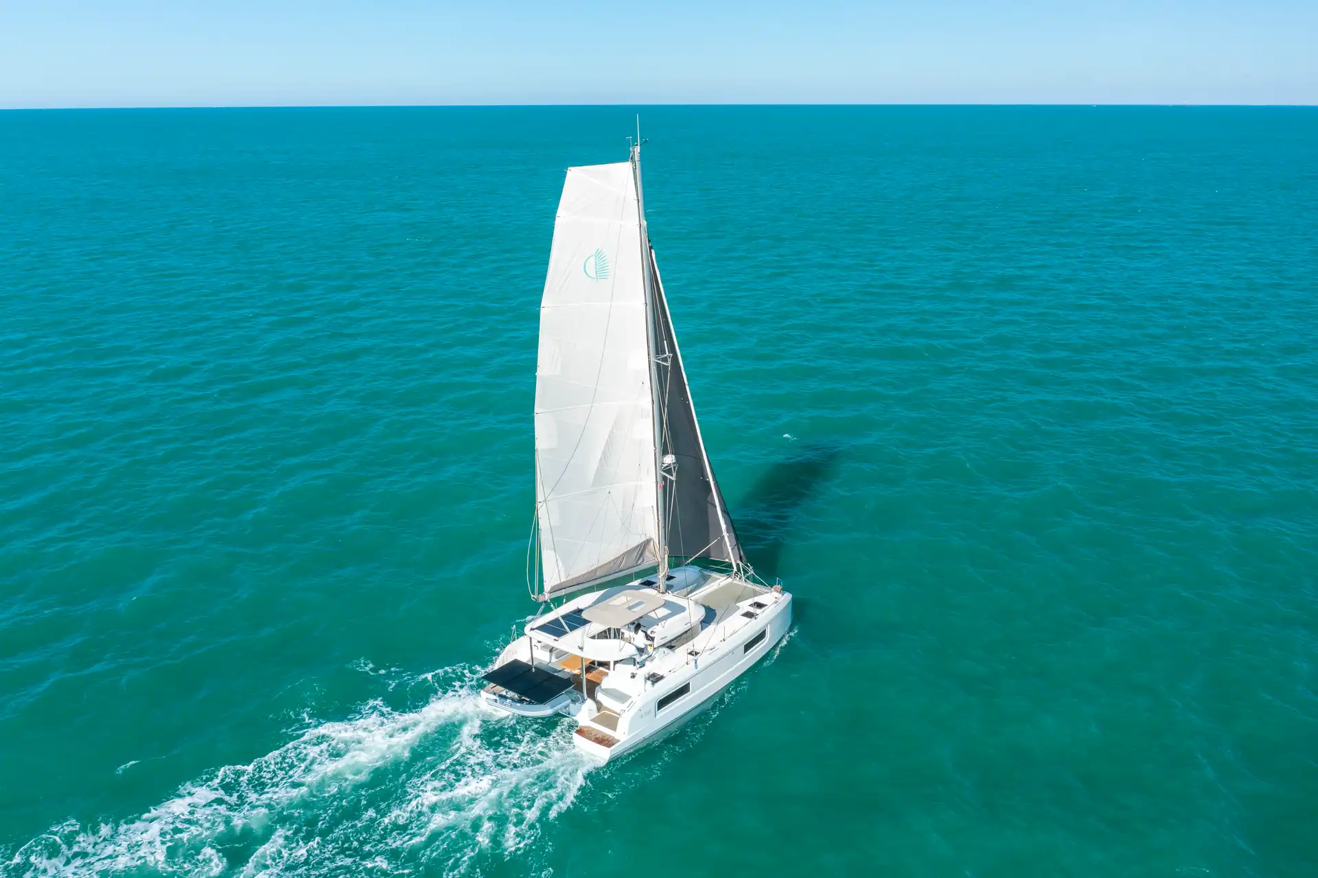 Lagoon 38 Exterior